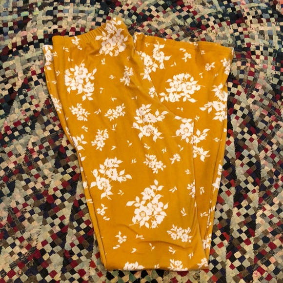 ***********SOLD*********No Comment bell-bottom pants - Picture 4 of 4